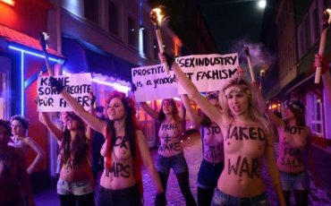 FEMEN устроили акцию протеста в немецком «секс-концлагере»