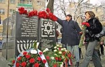 Сегодня мир отмечает день памяти жертв Холокоста