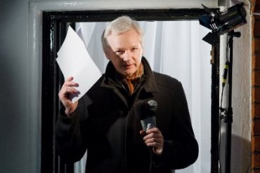 Основатель WikiLeaks Джулиан Ассанж выступил против католической церкви