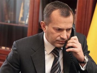Янукович поручил Клюеву «разрулить» кризис