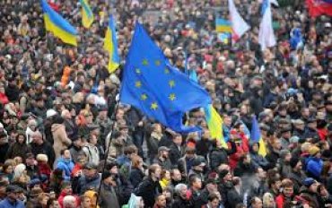 Половина украинцев поддерживает Евромайдан