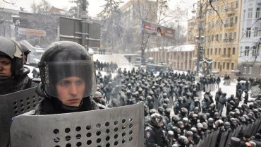 К убийствам на Майдане причастны западные спецслужбы