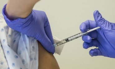 В Оксфорде начали испытывать новую вакцину от Эболы