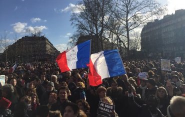 На Марш единства в Париже вышли сотни тысяч
