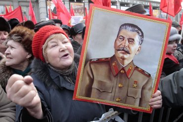 Большинство россиян положительно оценивает роль Сталина в истории