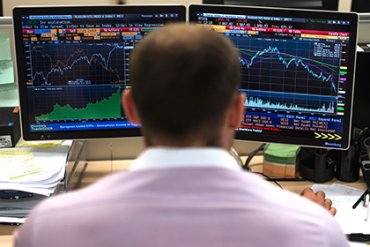 Российский фондовый рынок начал неделю обвалом