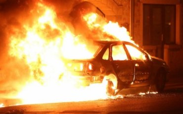 Во Франции в новогоднюю ночь сожгли 650 автомобилей