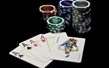 Искусственный интеллект победил опытных игроков в покер