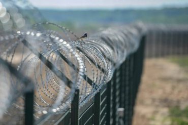 Литва на границе с Россией построит забор