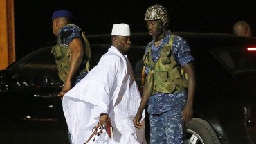 Президент Гамбии покинул страну вместе с бюджетом