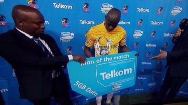 Лучший игрок чемпионата ЮАР получил приз от спонсора – 5 Гб интернета