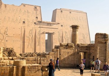 Археологи Египта обнаружили древнюю сокровищницу фараонов