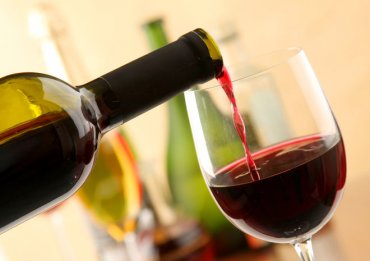 Украинский алкоголь потребители выбирают за цену и качество – эксперт