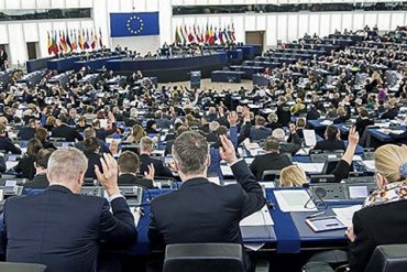 В Европарламенте призвали ввести санкции против РФ из-за вмешательства в выборы