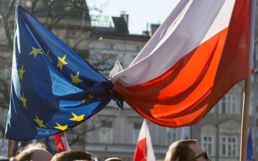 Евросоюз вводит санкции против Польши