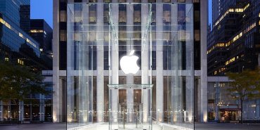 Минюст США проверяет Apple из-за замедления работы iPhone