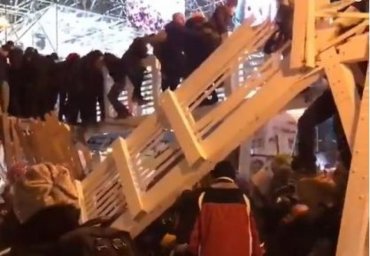 В  Москве во время новогодних гуляний обрушился мост с людьми