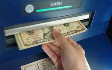 Украинские банкоматы будут выдавать доллары
