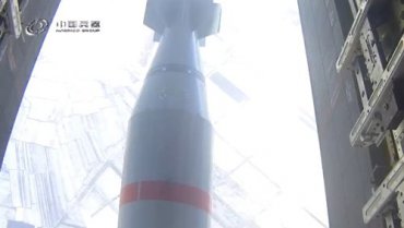 Китай сбросил на испытаниях «мать всех бомб»: впечатляющее видео