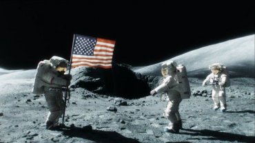 Ученые покусились на космическую «святыню» американцев: что-то не видно ваших следов на Луне