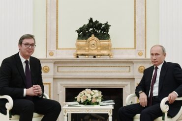 Президент Сербии рассказал, как Путин целовал икону