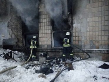 В Киеве на территории радиозавода произошел пожар