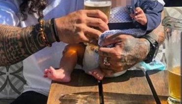 Родители из Новой Зеландии напоили младенца водкой