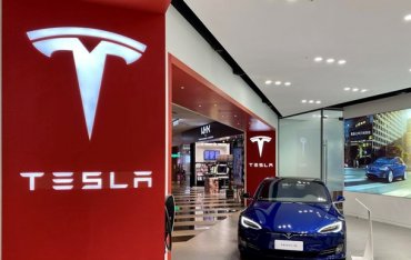 США обязали Tesla отозвать 158 тысяч электромобилей