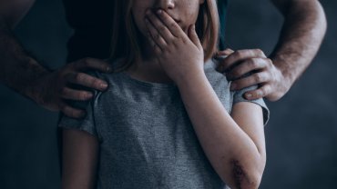 В Кривом Роге мужчина два года насиловал свою дочь: начал, когда ей было 10 лет