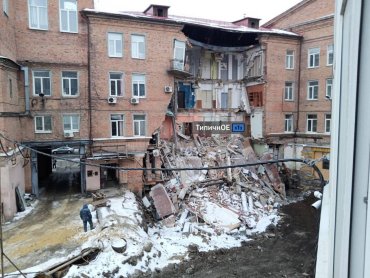 В Харькове обрушилось четырехэтажное офисное здание. Видео
