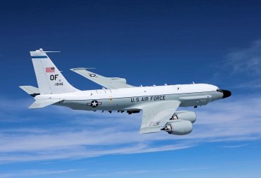 Самолет-разведчик США снова засекли над Донбассом