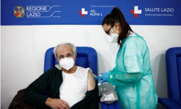 Италия ввела обязательную вакцинацию для людей старше 50 лет