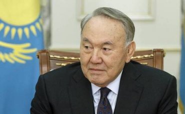 Назарбаев вместе со своей семьей улетел из Казахстана – СМИ