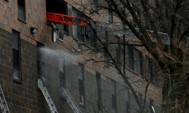 В Нью-Йорке в многоэтажке вспыхнул масштабный пожар: 19 погибших, из которых 9 – дети