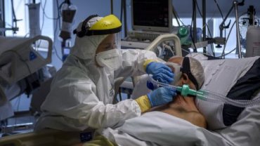В США – новый рекорд по госпитализации с COVID-19 с начала пандемии