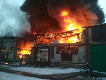 Под Киевом полыхает масштабный пожар