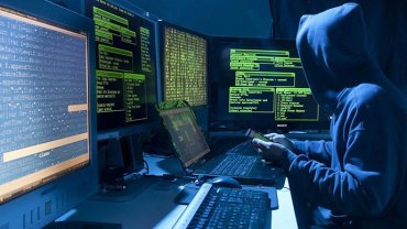 Хакеры массово атаковали правительственные сайты Украины: что с персональными данными