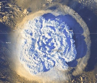 Видно из космоса: в Тихом океане проснулся подводный вулкан. Видео