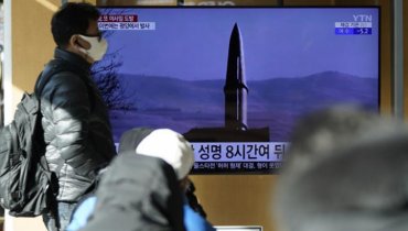 Ким Чен Ын провел четвертый запуск ракет: Япония бьет тревогу