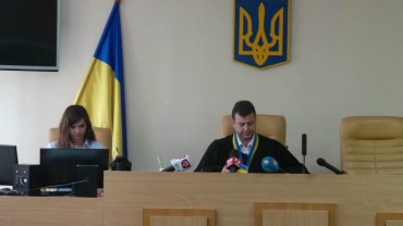 Судье по делу Порошенко стало плохо: в суд вызвали скорую