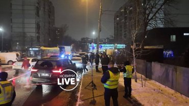 В Киеве обстреляли Lexus: это не первое покушение. Фото и видео