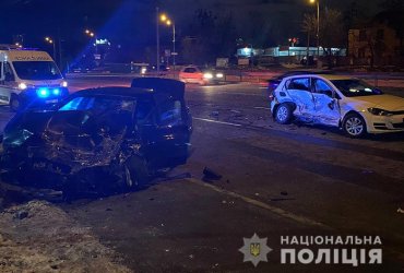 В Киеве произошло смертельное ДТП на Окружной: женщина-водитель умерла в скорой