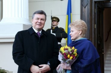 Янукович пообещал подумать над освобождением Тимошенко