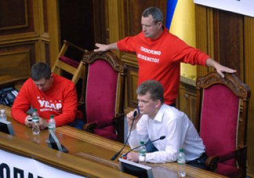 Ефремов допускает, что Янукович может распустить Раду