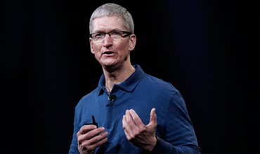 Почему падают акции Apple
