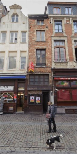 В Брюсселе выставлен на продажу самый маленький дом
