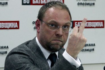 Адвокат Тимошенко рассказал, как СБУ в костюмах медведей следит за ним