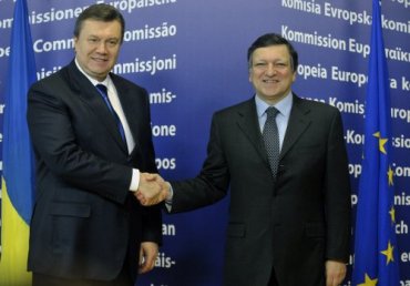 Баррозу пообещал Украине смягчение визового режима уже в первом полугодии