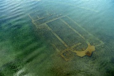 В Турции на дне озера обнаружена древняя базилика IV в.