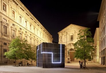 В Италии установили гигантский куб, генерирующий солнечную энергию